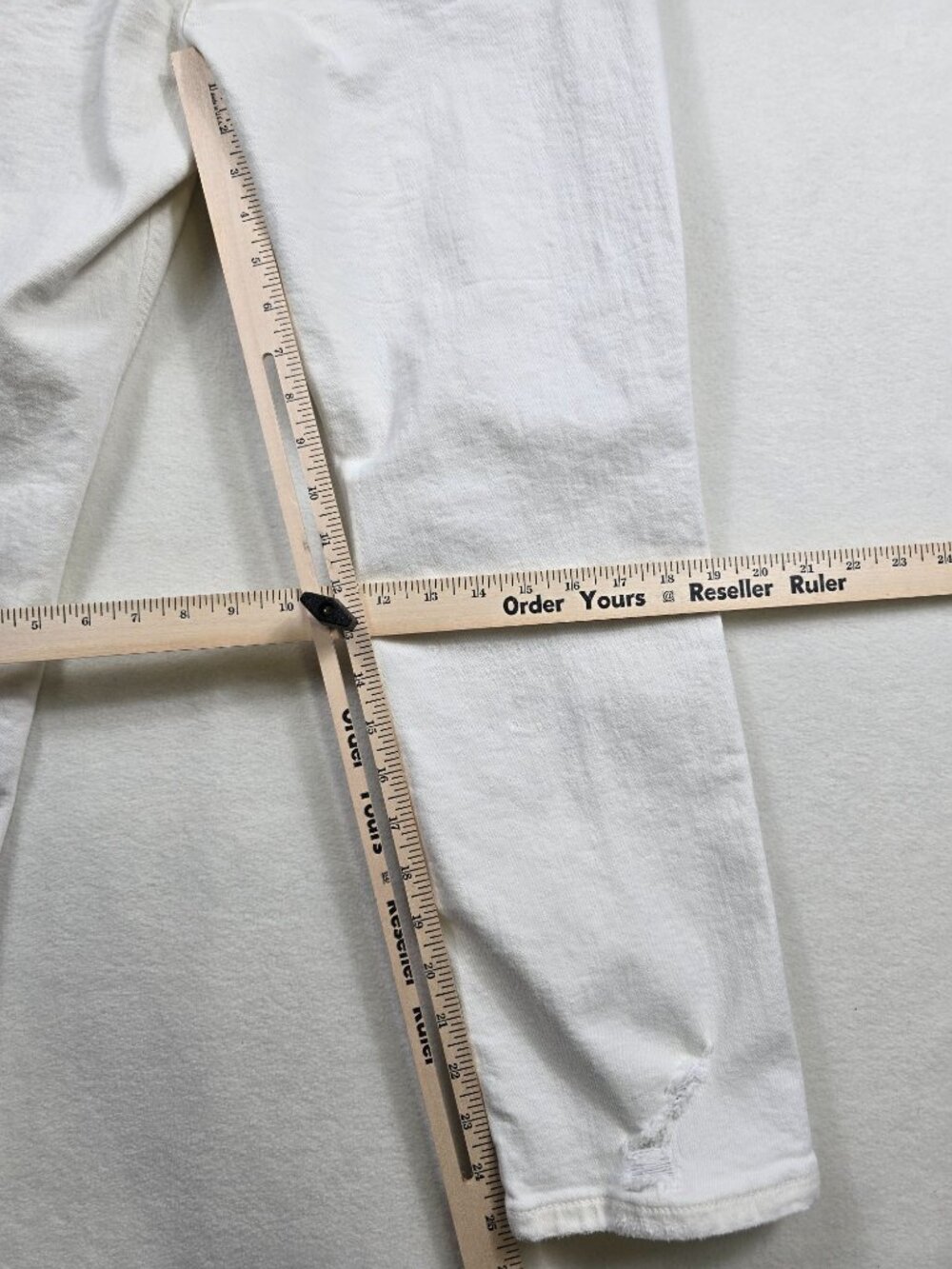 Anthropologie Pilcro High-Rise Slim White Distressed Jeans Size 32 - Picture 6 of 6